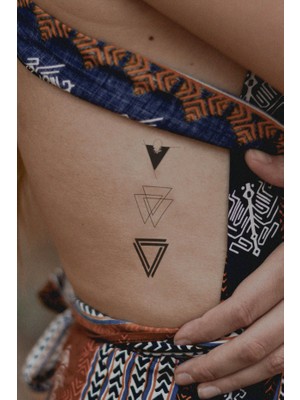 Takıştır Geçici Üçgen Mini Dövme Tattoo