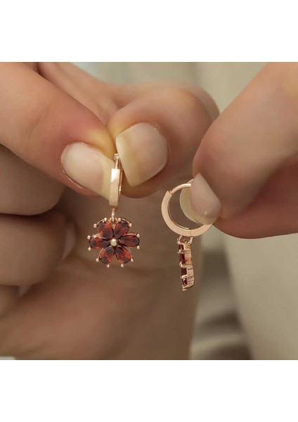 Gümüş Kırmızı Çiçek Küpe modelleri