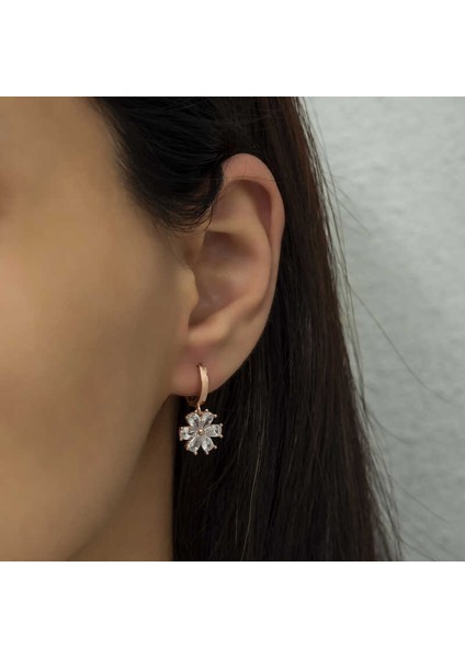 Gümüş Beyaz Çiçek Küpe fiyatları