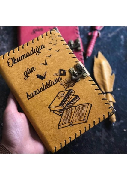 Okumadığın Gün Karanlıktasın Deri Defter