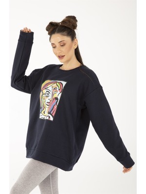 Trendseninle Kadın Lacivert Abstract Figure Baskılı Oversize Sweatshirt