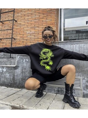 Trend Seninle Kadın Siyah Oversize Yeşil Ejderha Baskılı Sweatshirt