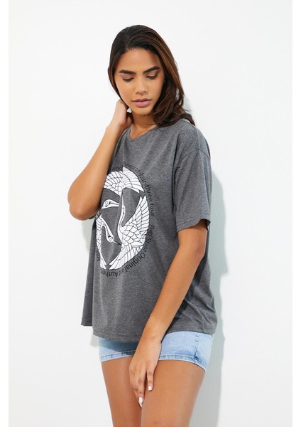 Kadın Baskılı Oversize T-Shirt Antrasit fırsatları
