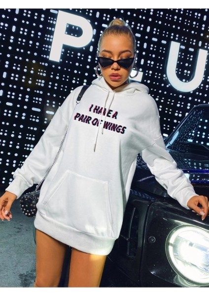 Kadın Beyaz Sırt Kanat Önü Slogan Baskılı Kapüşonlu Oversize Sweatshirt