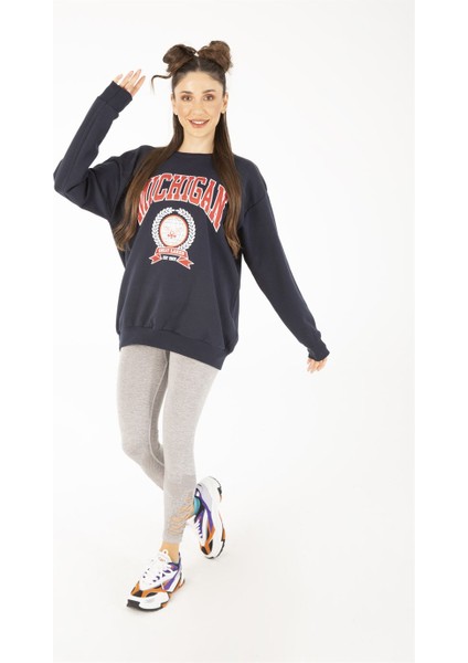 Kadın Lacivert Michigan Baskılı Oversize Sweatshirt modelleri