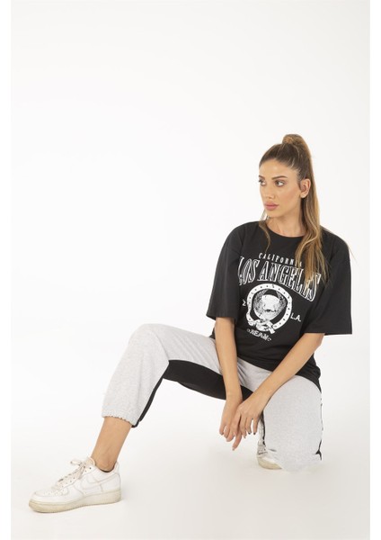 Kadın Siyah Oversize Los Angeles Baskılı T-Shirt fiyatları