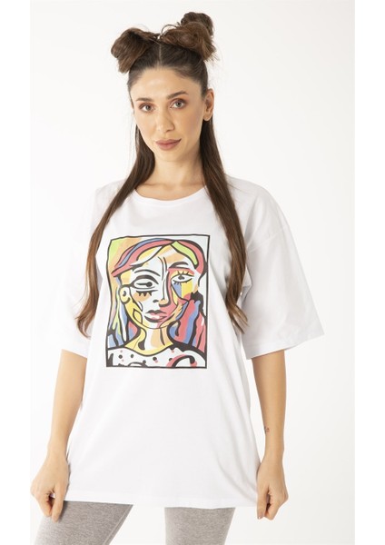 Kadın Beyaz Abstract Figure Baskılı Oversize T-Shirt
