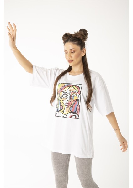 Kadın Beyaz Abstract Figure Baskılı Oversize T-Shirt fiyatları