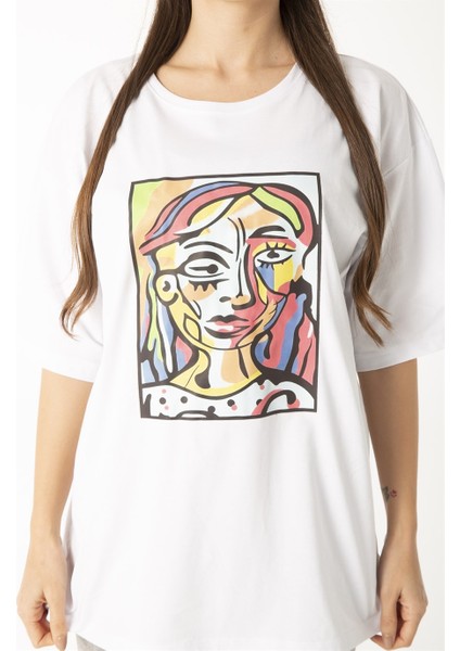 Kadın Beyaz Abstract Figure Baskılı Oversize T-Shirt fırsatları