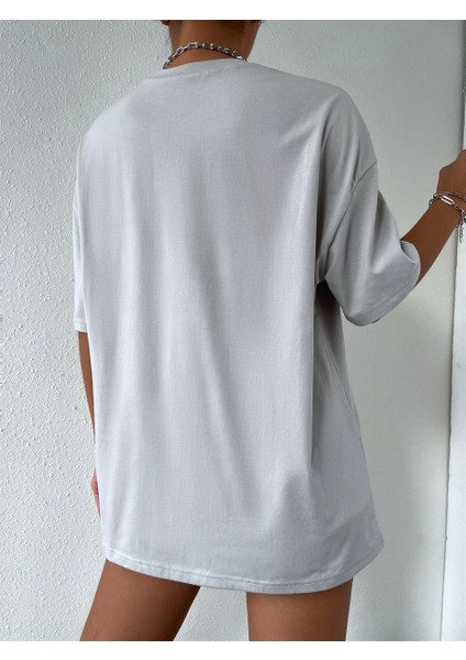 Kadın Çizgili Figür Oversize Yıkamalı Gri T-Shirt