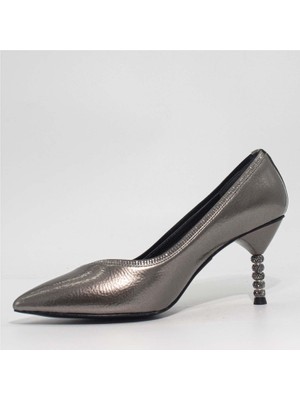 Uysal Ayakkabı Uysal Kadın Kırışık Rugan Taşlı Platin Topuklu Ayakkabı