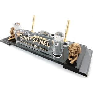 Hediye Marketi17 Grand Pro Masa Isimliği Yatan Arslanlı Masa Isimliği