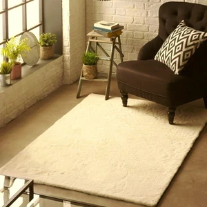 Rex Tavşanı Dekoratif Post Peluş Halı Krem (Tüy Yüksekliği 22 Mm)