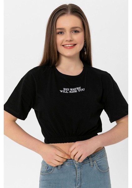 Kadın Önü Yazı Altı Lastik Detaylı Bisiklet Yaka Kısa T-Shirt fiyatları