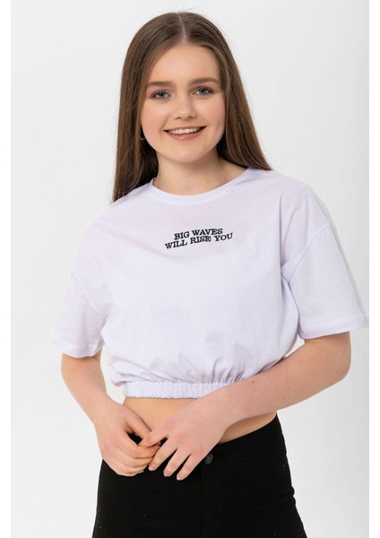 Kadın Önü Yazı Altı Lastik Detaylı Bisiklet Yaka Kısa T-Shirt modelleri