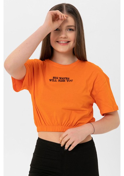 Kadın Önü Yazı Altı Lastik Detaylı Bisiklet Yaka Kısa T-Shirt modelleri