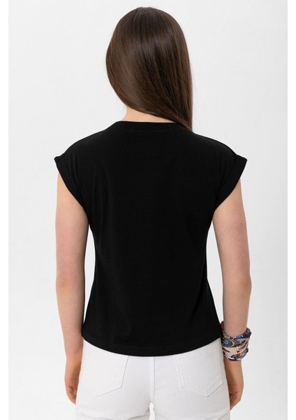 Kadın Önü Yazı Baskılı T-Shirt indirimleri