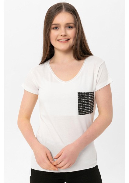 Kadın Cebi Pul Işlemeli V Yaka Oversize Tişört 220004 -