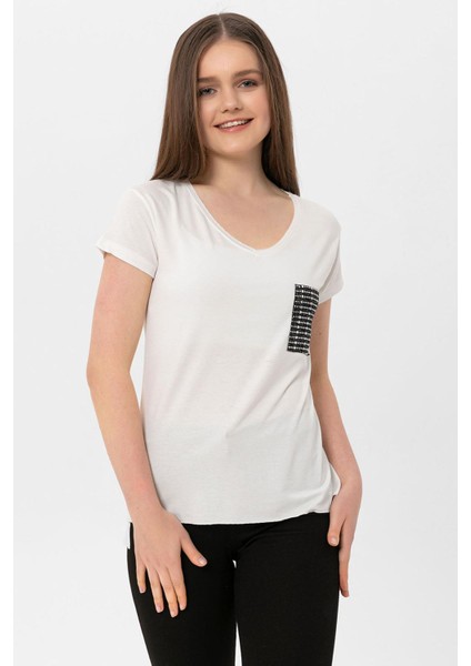 Kadın Cebi Pul Işlemeli V Yaka Oversize Tişört 220004 - modelleri