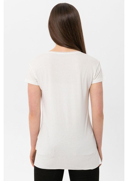 Kadın Cebi Pul Işlemeli V Yaka Oversize Tişört 220004 - indirimleri