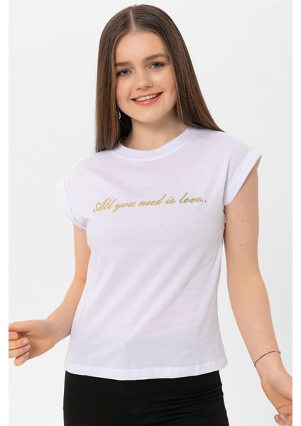 Kadın Önü Yazı Baskılı T-Shirt modelleri