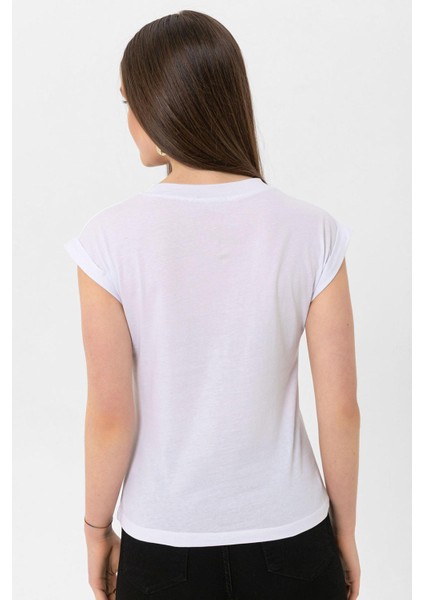 Kadın Önü Yazı Baskılı T-Shirt indirimleri