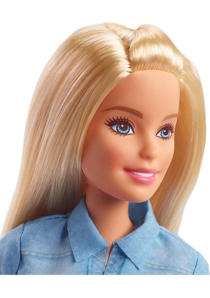Bernam Barbie Seyatatte Bebeği - GHR58