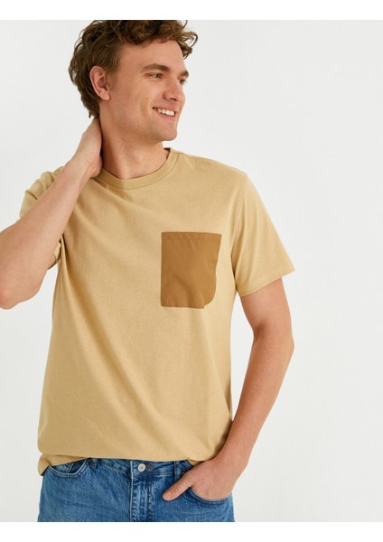 Erkek Standart Fit Cepli Tişört