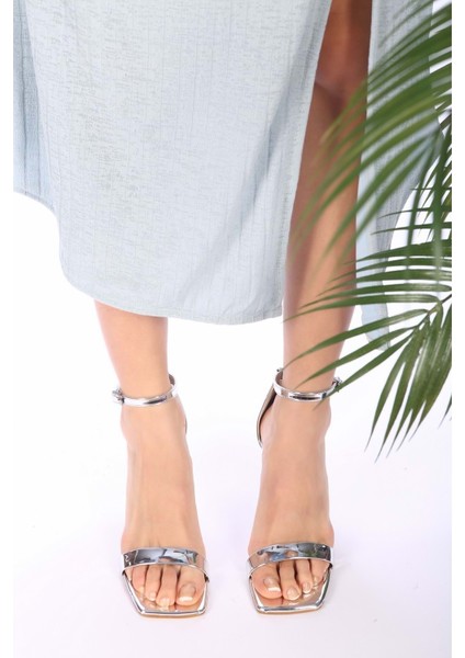 Kadın Gümüş Aynali Tek Bant Topuklu Ayakkabi indirimleri