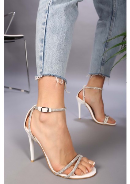 Kadın Beyaz Biyeli Tasli Topuklu Ayakkabi indirimleri