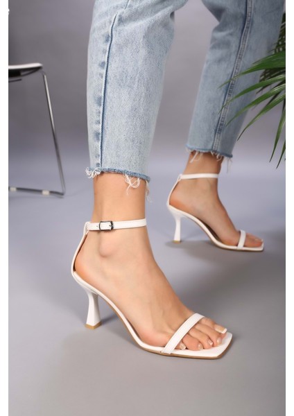 Kadın Beyaz Cilt Tek Bant Topuklu Ayakkabi fiyatları