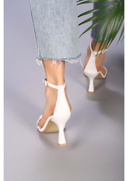 Kadın Beyaz Cilt Tek Bant Topuklu Ayakkabi fırsatları