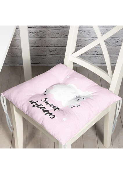 Pembe Zeminde Sevimli Kuzucuk Tasarımlı Bebek Odası Pofidik Sandalye Minderi - 40 x 40 cm