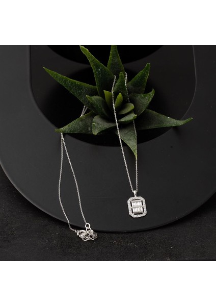 Crystal Baget Taşlı Beyaz Altın Kolye fırsatları