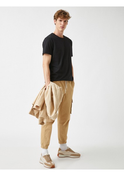 Erkek V Yaka Basic Tişört fiyatları