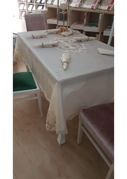 Hanedan Lüx Dantelli Bambu Kumaş Krem Masa Örtüsü ve Peçeteli Sofra Takımı 8 kişilik Dikdörtgen 160x230 cm 17 Parça - 113