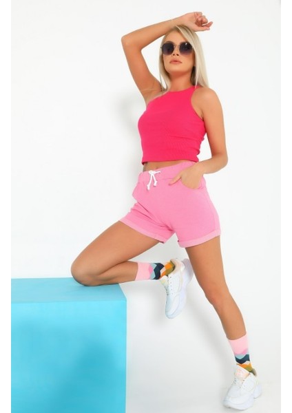 Pembe Paçası Katlamalı Cepli Kadın Şort fiyatları