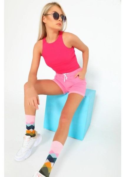 Pembe Paçası Katlamalı Cepli Kadın Şort fırsatları