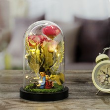 Mobgift Şakayık Çiçeği Altında Sırt Sırta Oturan Çift Tasarımlı Işıklı Fanus (Pembe)