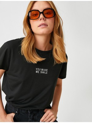 Koton 2SAK50064EK Yuvarlak Yaka Kısa Kollu Normal Kalıp Siyah Kadın T-Shirt