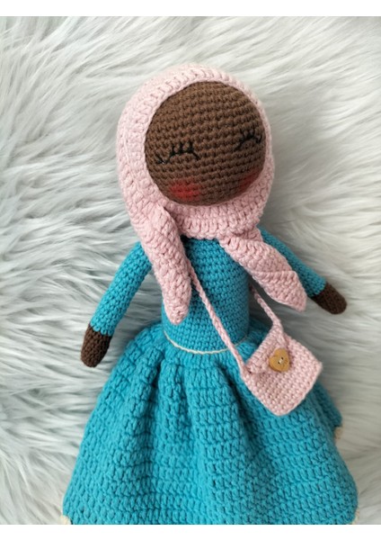 Siyahi Neşeli Tesettürlü Organik Örgü Oyuncak