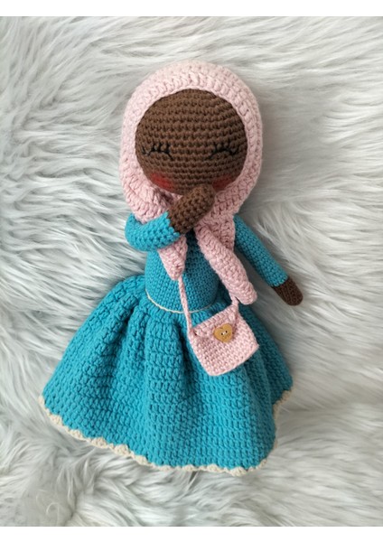 Siyahi Neşeli Tesettürlü Organik Örgü Oyuncak fiyatları