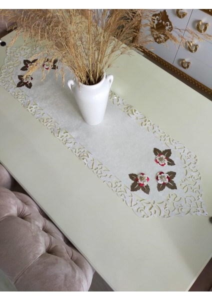 Çiçekli Krem Kadife Runner