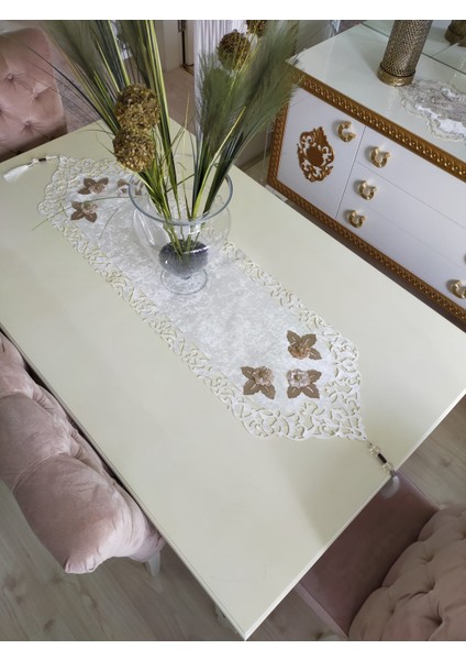 Çiçekli Krem Kadife Runner fiyatları