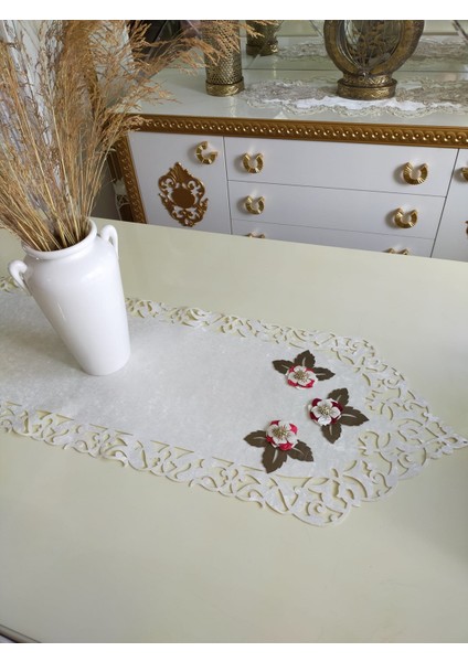 Çiçekli Krem Kadife Runner modelleri