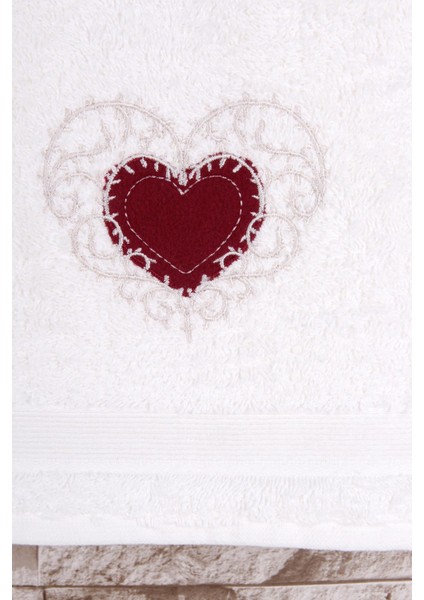Pamuk 50 x 90 cm Kalp Nakışlı Havlu fırsatları