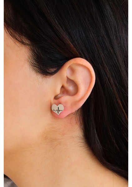 Kalpli Nabız Işlemeli Gümüş Küpe