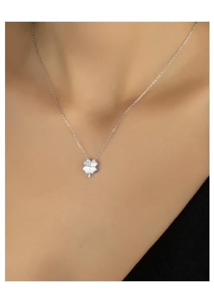 Yonca 925 Ayar Swarovski Kolye