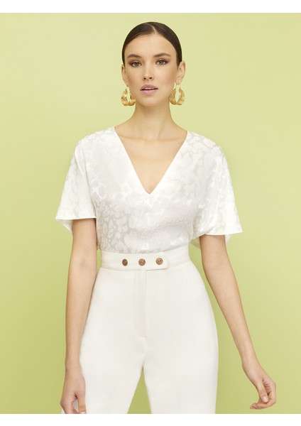 Sırtta Aksesuar Detaylı Bluz modelleri