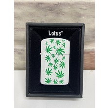 Lotus Beyaz Yeşil Renk Yaprak Logolu Benzinli